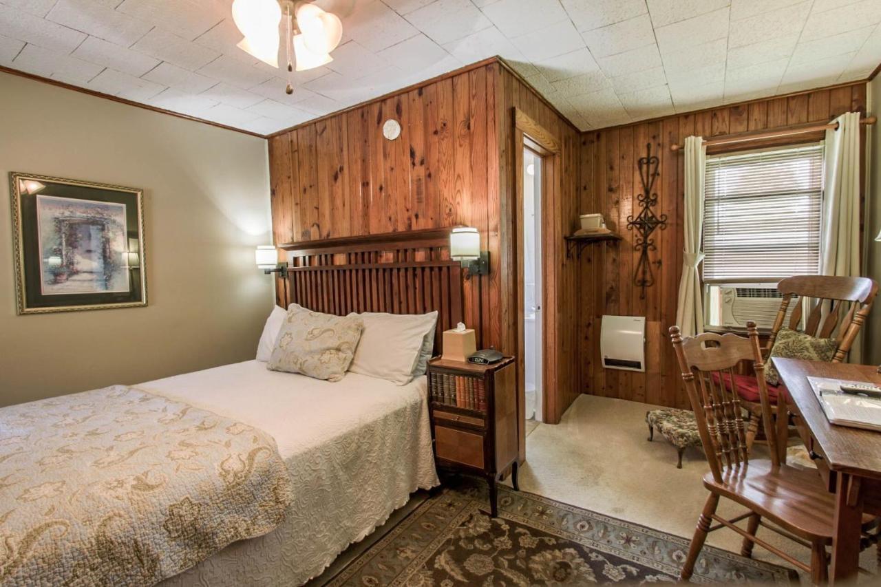 Mountainaire Inn And Log Cabins Blowing Rock Exteriör bild