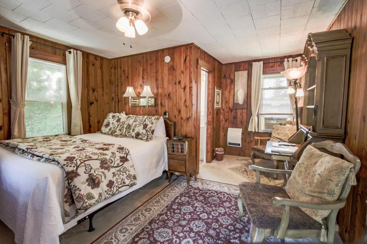 Mountainaire Inn And Log Cabins Blowing Rock Exteriör bild