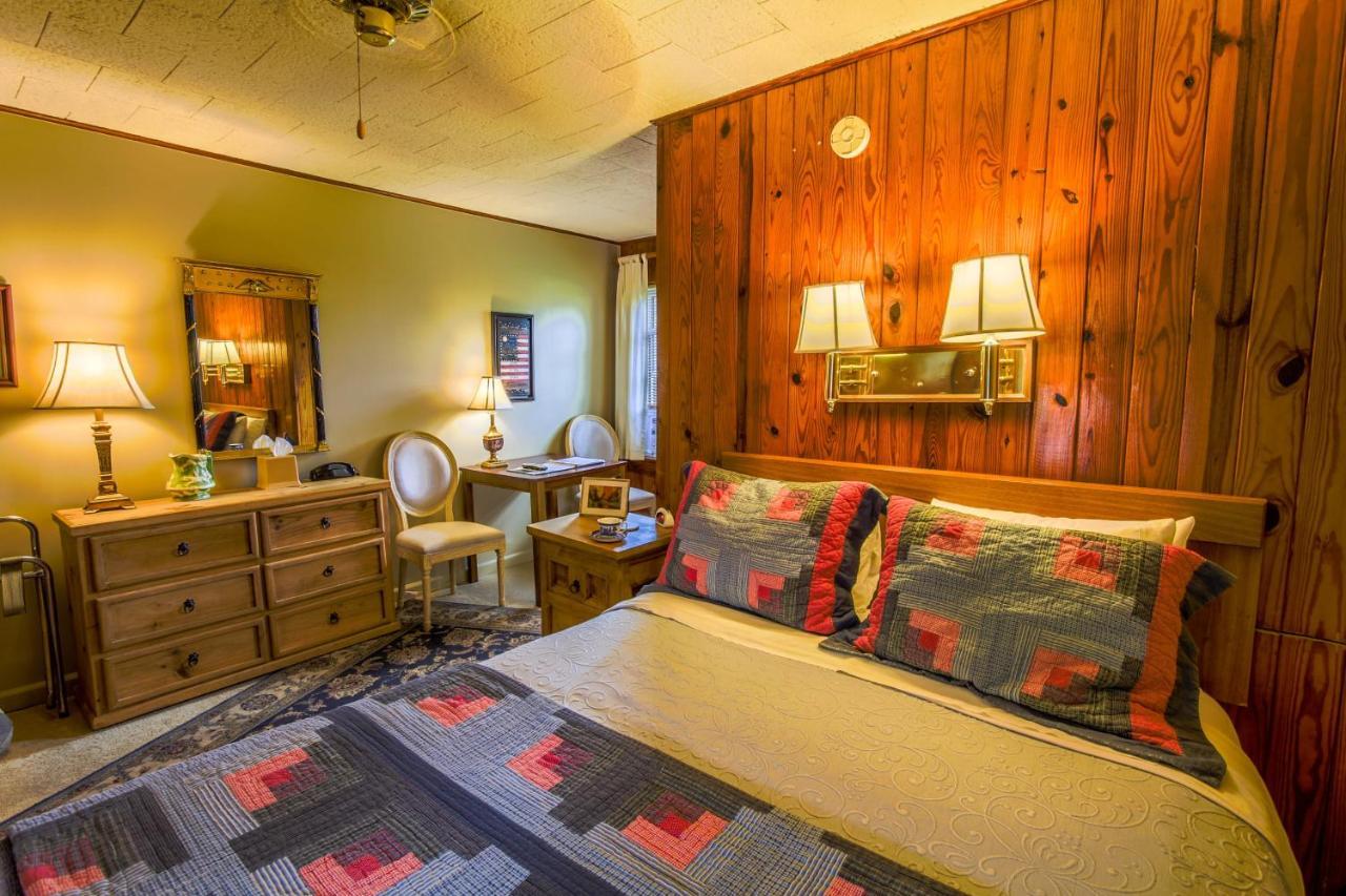 Mountainaire Inn And Log Cabins Blowing Rock Exteriör bild