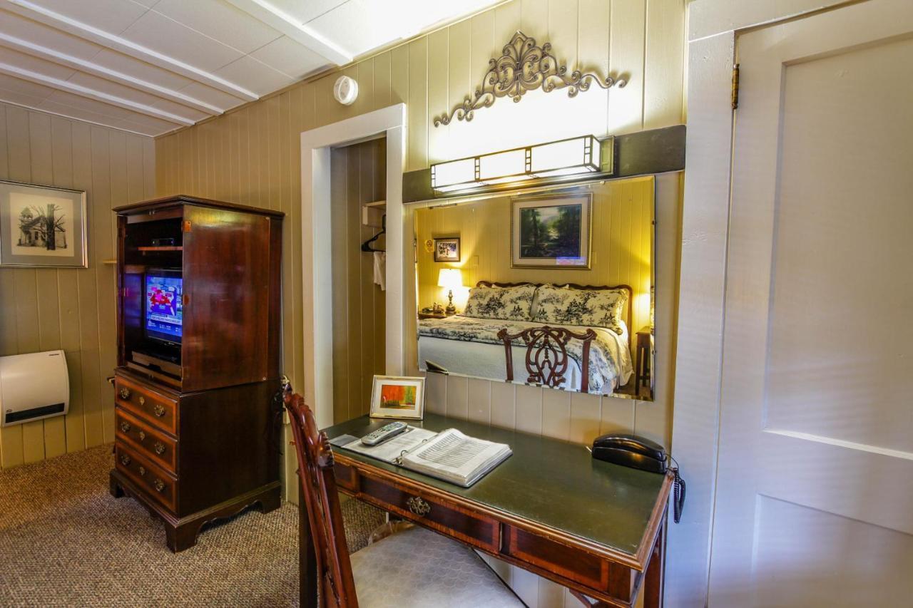 Mountainaire Inn And Log Cabins Blowing Rock Exteriör bild