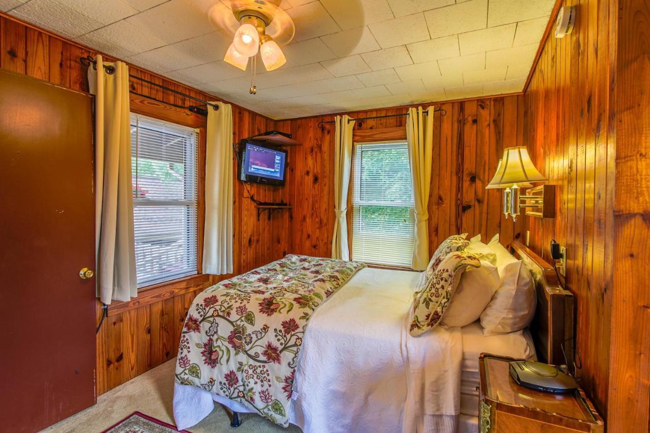 Mountainaire Inn And Log Cabins Blowing Rock Exteriör bild