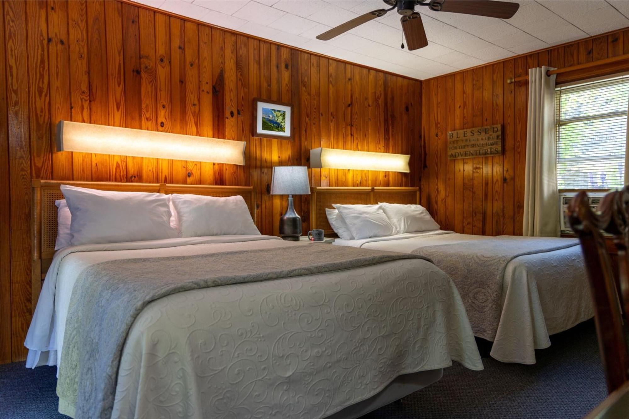 Mountainaire Inn And Log Cabins Blowing Rock Exteriör bild
