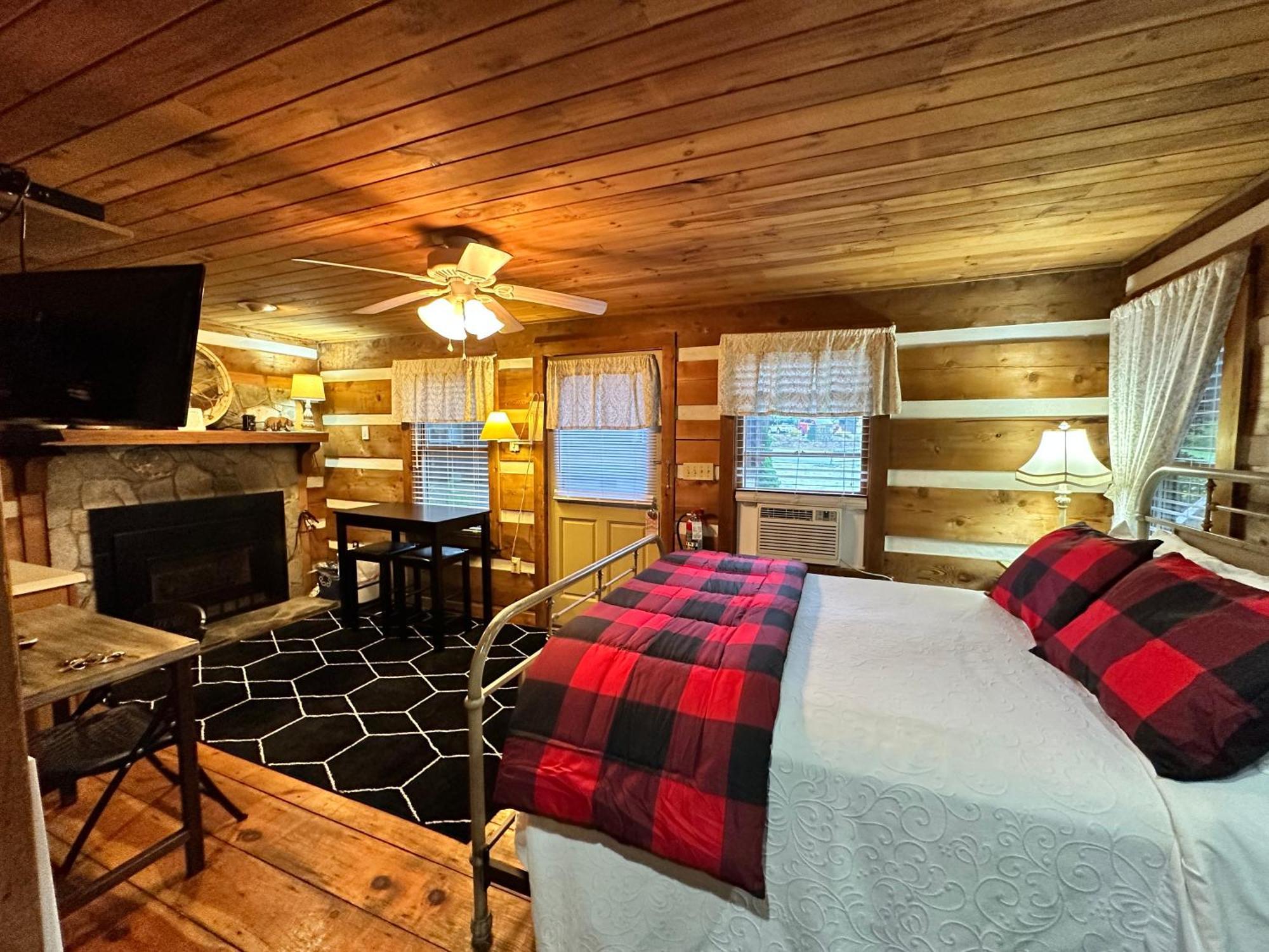 Mountainaire Inn And Log Cabins Blowing Rock Exteriör bild